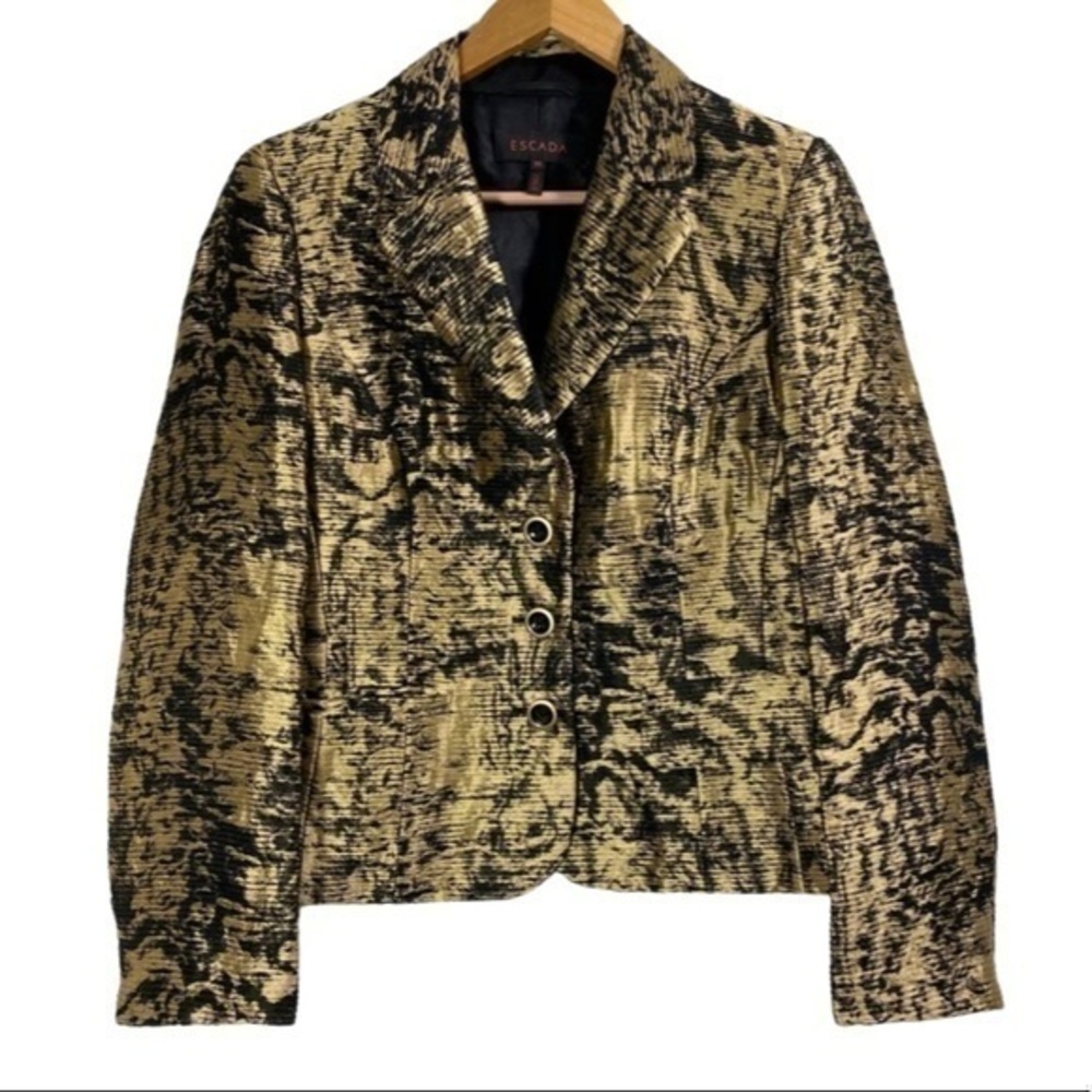 Escada women’s blazer Size EU 36 US 6 Color Black/gold